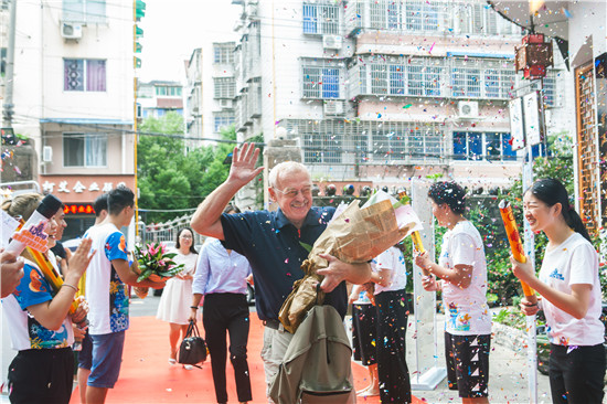 温州龙格亲子游泳俱乐部迎来重量级嘉宾