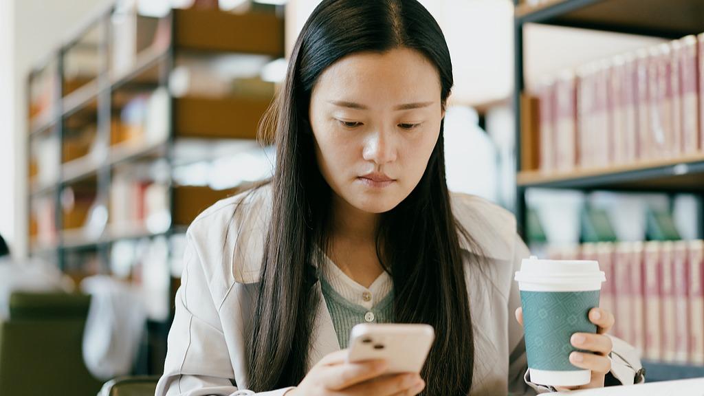 ���ȴ�ѧ��רע����ʧ��������ֹ�����ֻ�