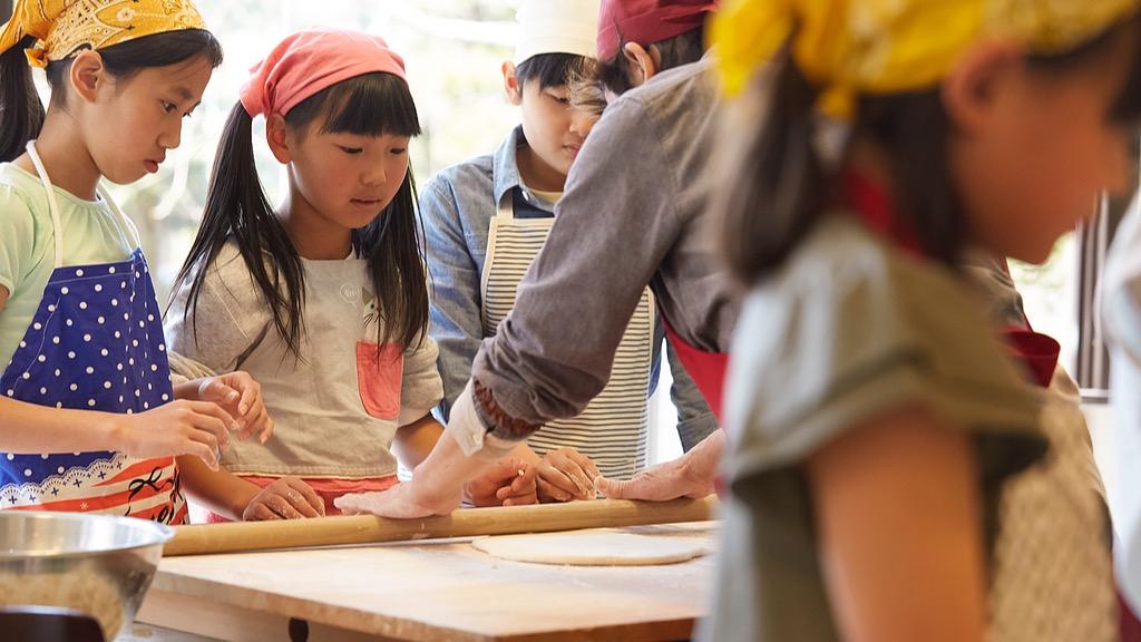 30�������Ŀ�300���ˡ����� �Ͷ���զ���ĳ��˴�ѧ����