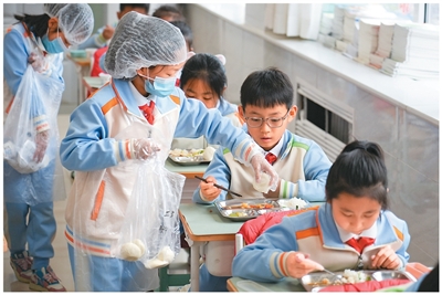 �׶�ʦ����ѧ����Сѧĳ�༶�ֲ�Ա�ַ���ͷ��